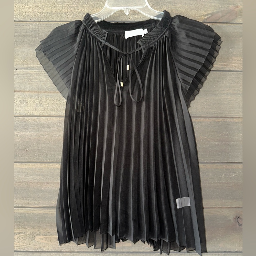 CHRISTY LYNN Black Pleated Short-Sleeve Women's Top - Classic Shell